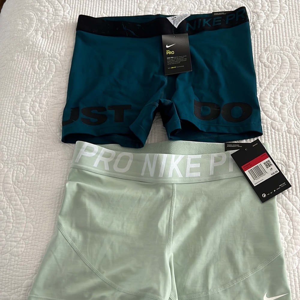 Nike tights new tags